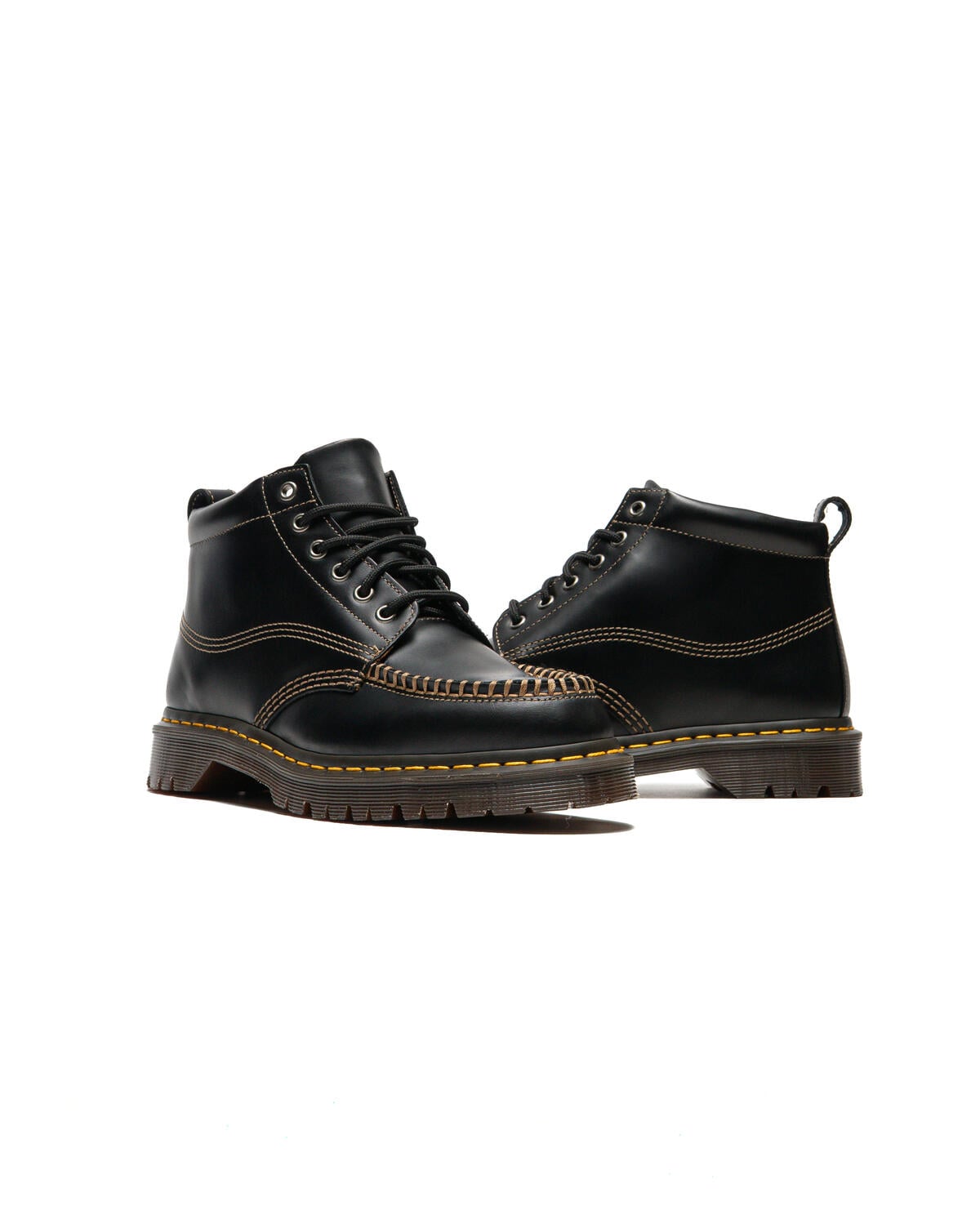 dr-martens-lowell-chukka-black